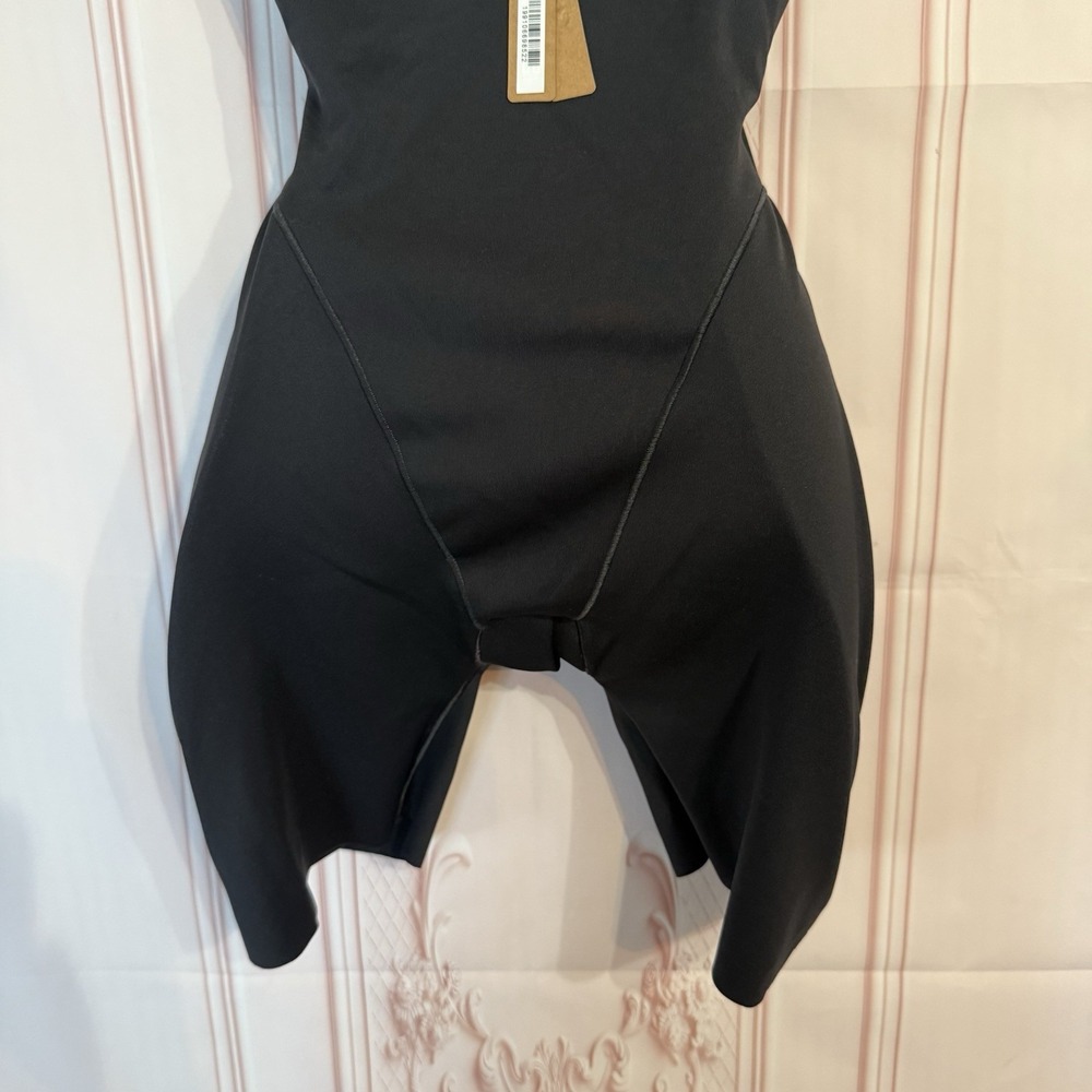 SKIMS Ultimate Body Push Up Butt & Hip Pad Mid-thigh Bodysuit Onyx Sz XS NWT$188 - Picture 8 of 10